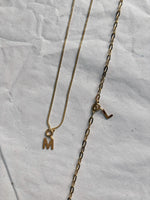 CAPSULE LETTER COLLECTION - Fijne ketting & Letter (Zilver of Verguld)