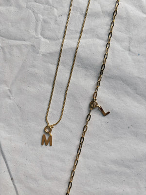 CAPSULE LETTER COLLECTION - Fijne ketting & Letter (Zilver of Verguld)