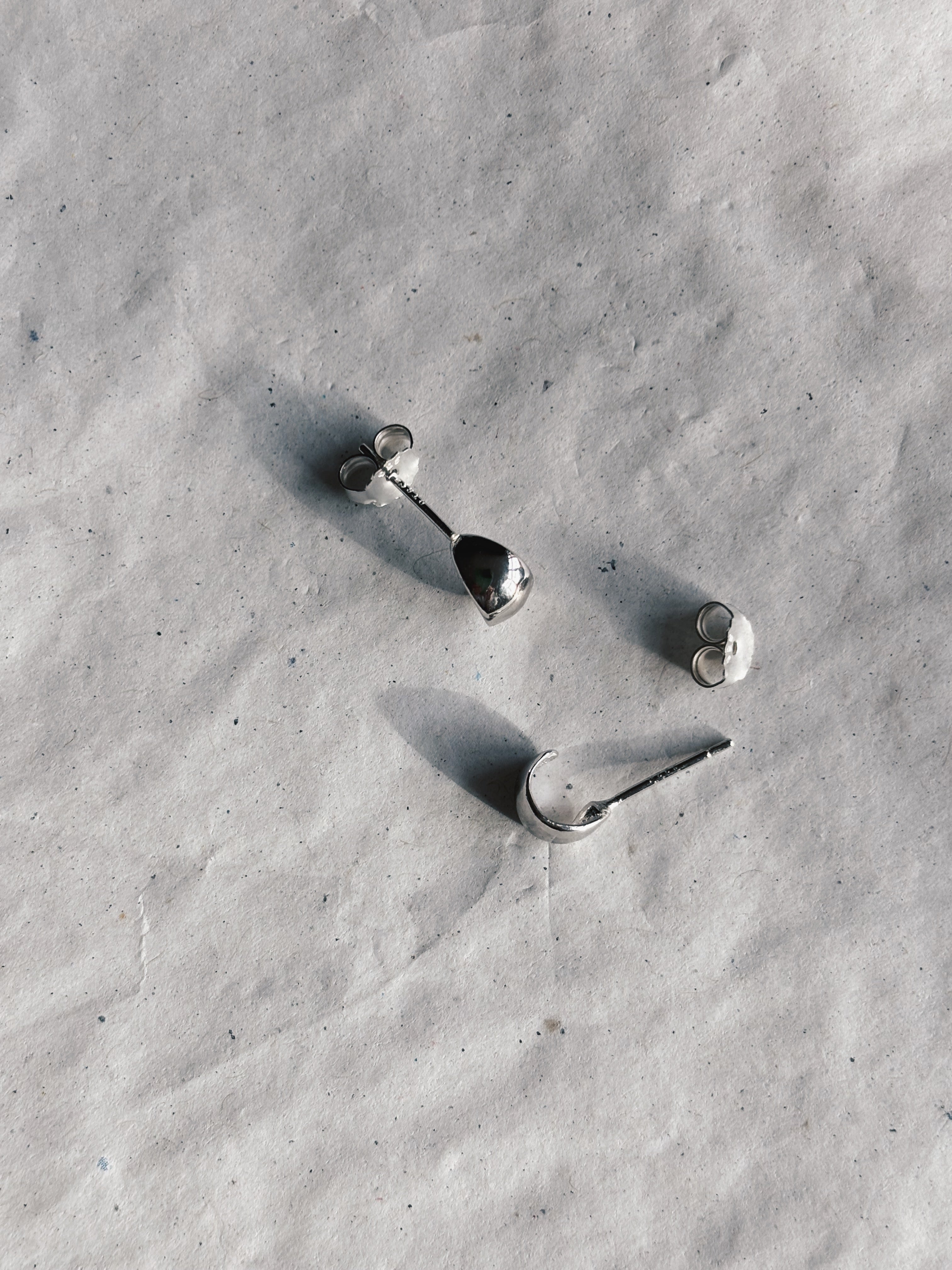 FW25 - Huggie Hoops  (Zilver of Verguld) (Pre-Order)