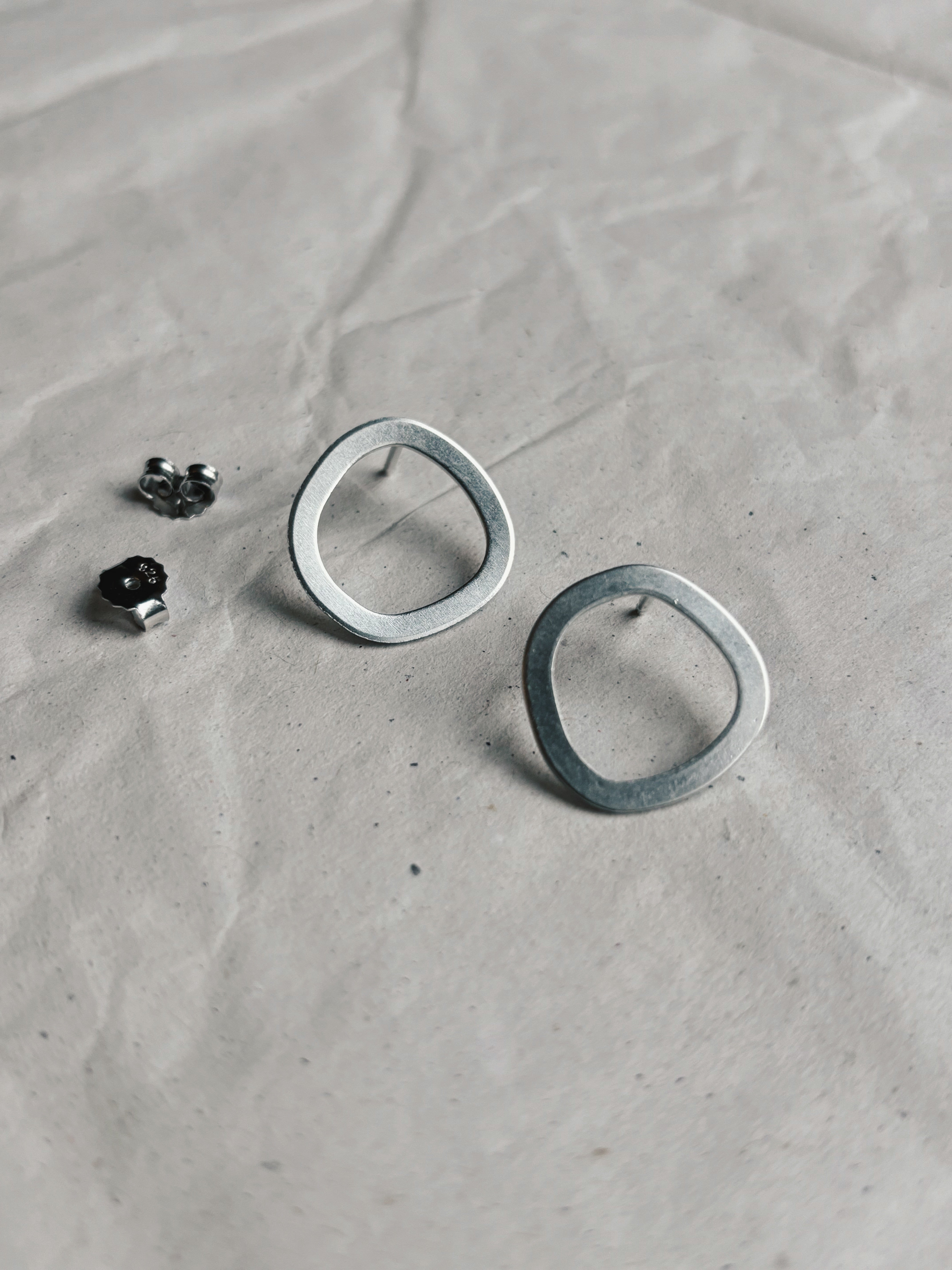 FW'24 - oorbellen ORGANIC.O (Zilver en Verguld)
