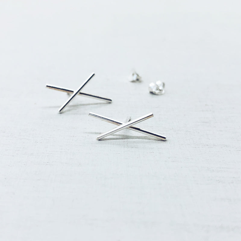 BASIC - oorbellen - crossed bars  - 925zilver